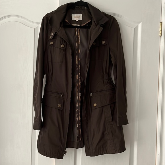 Brown rain jacket - Picture 2 of 10